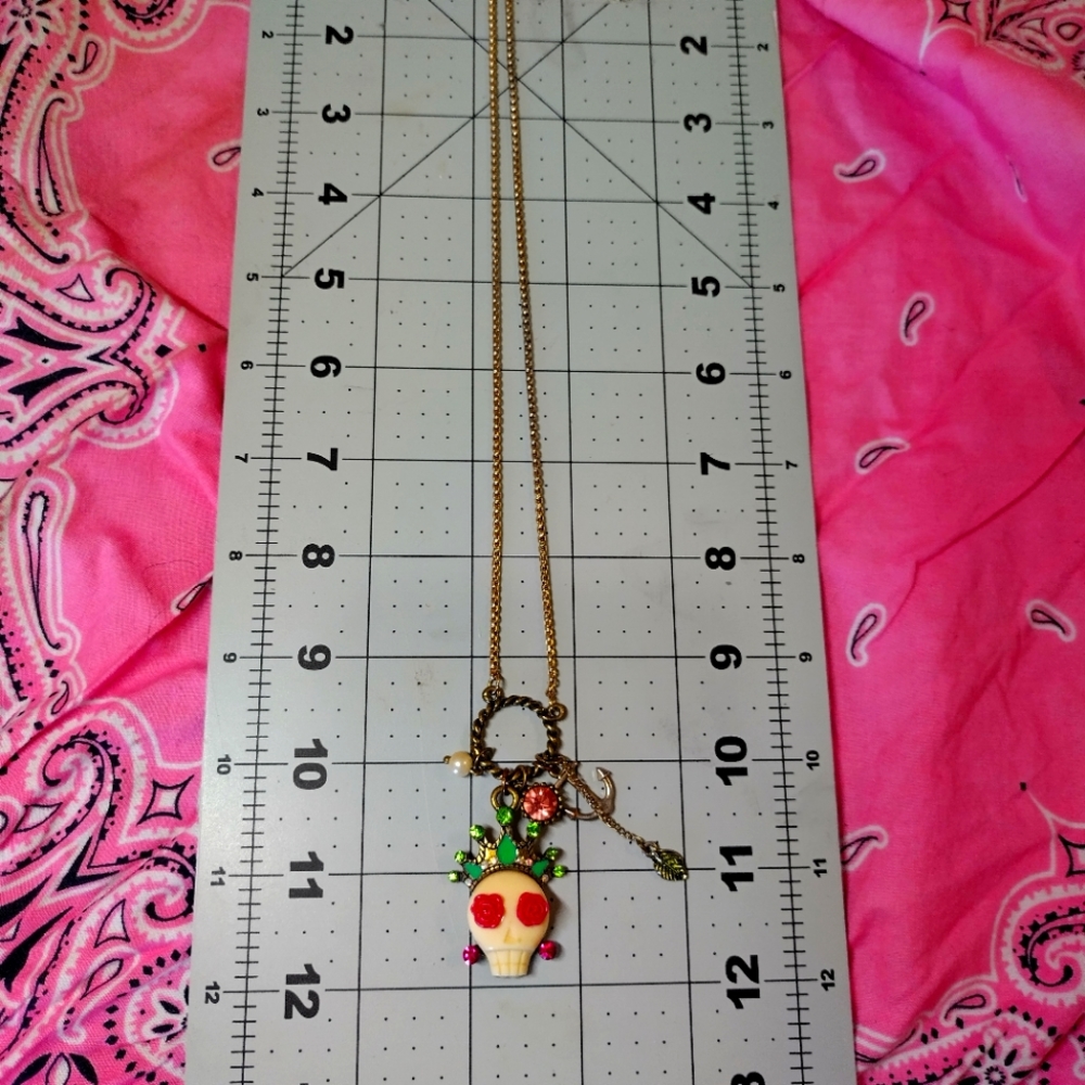 Skull necklace